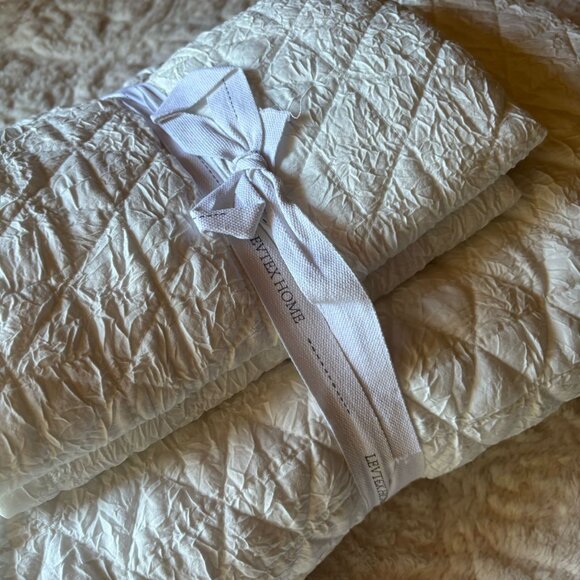 Levtex Home King Quilt Set - Picture 2 of 4